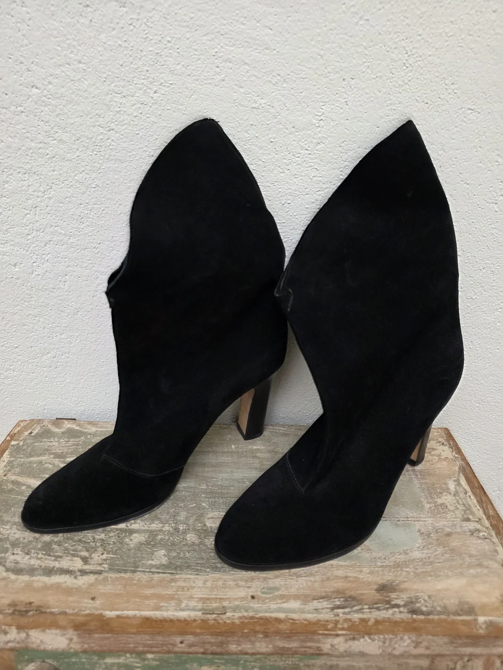Michael Kors Made In ITALY Black Suede Sculpted Pointed Ankle Boots